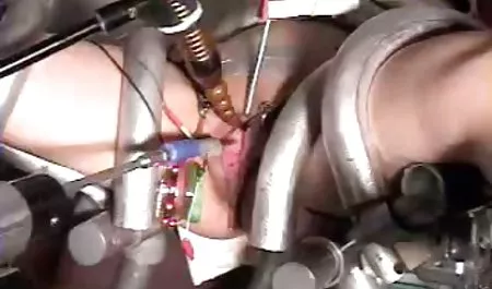 Joven amateur se la follan en el carro