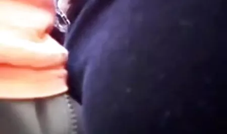 Domina prepara a su esclavo.