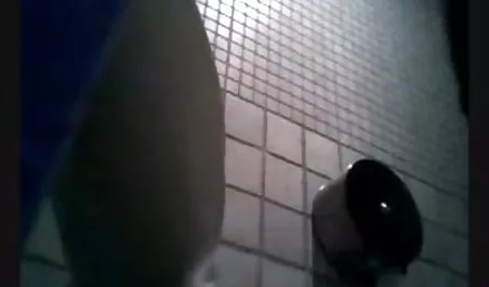 Agujero adolescente cachonda follada con una polla gruesa