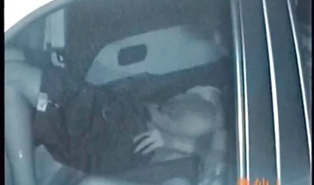 Adolescente con grandes tetas es muy cachonda en pollas