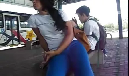 Ébano en una doble follada con dos chicos blancos.