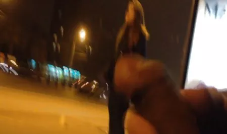 Janessa Jordan se folla con un largo vibrador