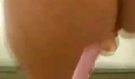 Mi esposa caliente se folla a un chico extraño