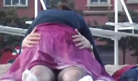Fucktrio con rubia y morena bi chica