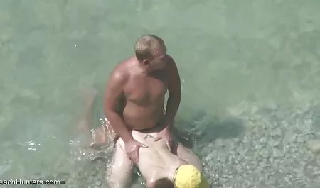 Dedos del coño en la bañera.